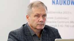 Prof. Ołeksandr Zajcew podczas międzynarodowej konferencji naukowej "Pojednanie polsko-ukraińskie: doświadczenia i perspektywy" w Oblackim Centrum Młodzieżowym w Kokotku. Fot. PAP/W. Deska