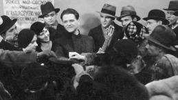 Eugeniusz Bodo jako Julian Pagórski w jednej ze scen filmu. Fot. Narodowe Archiwum Cyfrowe