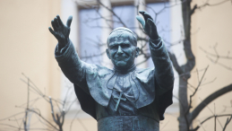 Pomnik Jana Pawła II w Krakowie. Got. PAP/Ł. Gągulski