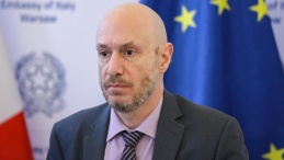 Dyrektor Włoskiego Instytutu Kultury w Warszawie Fabio Troisi podczas konferencji prasowej pt. „Włochy – Gość Honorowy Międzynarodowych Targów Książki w Warszawie” w Ambasadzie Włoch w Warszawie. Fot. PAP/T. Gzell