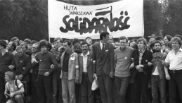 Marsz pod hasłem: Uwolnić więźniów politycznych. Warszawa, 25.05.1981. Fot. PAP/W. Kryński