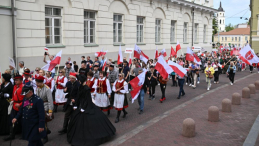 Uroczysta parada z okazji Dnia Polonii i Polaków za Granicą oraz 233. rocznicy uchwalenia Konstytucji 3 Maja. Wilno, 04.05.2024. Fot. PAP/V. Doveiko