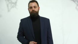 Dyrektor CSW Piotr Bernatowicz w siedzibie Centrum Sztuki Współczesnej - Zamek Ujazdowski w Warszawie. Fot. PAP/R. Guz 
