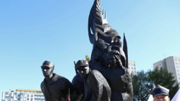 Pomnik Żołnierzy Batalionów Chłopskich i Ludowego Związku Kobiet w Warszawie. Fot. PAP/R. Guz