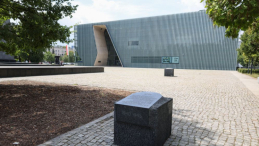 Gmach Muzeum Historii Żydów Polskich POLIN. Fot. PAP/A. Zawada