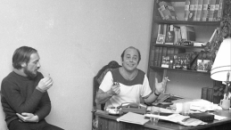 Jacek Kuroń i Antoni Macierewicz podczas zebrania członków Komitetu Obrony Robotników, fot. PAP/T. Michalak