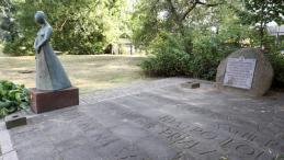 Obelisk upamiętniający walki na Żoliborzu w trakcie Powstania Warszawskiego, fot. PAP/T. Gzell 