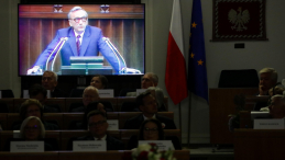 Obchody 35. rocznicy, powołania rządu Tadeusza Mazowieckiego „Wybraliśmy wolność”, w Senacie w Warszawie. Fot. PAP/T. Gzell