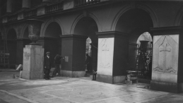 Prace przy Grobie Nieznanego Żołnierza w Warszawie, 1925 r. Źródło: NAC