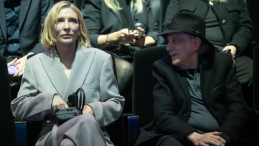 Edward (Ed) Lachman i Cate Blanchett na 32. Międzynarodowym Festiwalu Sztuki Autorów Zdjęć Filmowych EnergaCamerimage, fot. PAP/T. Żmijewski