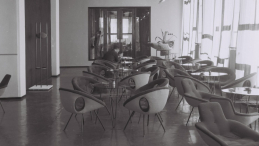 Klub dziennikarza przy ul. Podwale we Wrocławiu, zdjęcie z wystawy Nowoczesne wnętrze. Wrocławska architektura wnętrz w czasach politycznej odwilży w Muzeum architektury we Wrocławiu, fot. materiały muzeum