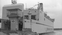 Prom Jan Heweliusz, fot. PAP/J. Undro