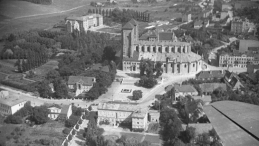 Katedra Wniebowzięcia Najświętszej Marii Panny i św. Wojciecha, maj 1947 r. PAP/CAF 