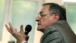 Zbigniew Romaszewski (1940-2014), zdjęcie z 2011 r., fot. PAP/T. Gzell