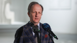 Andrzej Szczerski na otwarciu wystawy pt. „Transformacje. Nowoczesność w III RP” w serii „4 x Nowoczesność” w Muzeum Narodowym w Krakowie. PAP/Łukasz Gągulski