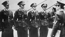 Referat policji kobiecej Centrali Służby Śledczej w Warszawie. Odprawa policjantek, 1939 r. /NAC