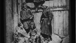 Norwegia ok. 1900. Lapończycy (Saamowie). meg PAP/Reprodukcja Jan Bortkiewicz