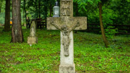 Cmentarz w nieistniejącej już wsi Puźniki na Ukrainie (obw. tarnopolski. (mr) PAP/Wojtek Jargiło