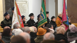 Msza święta w Katedrze Polowej Wojska Polskiego w Warszawie w 85. rocznicę pierwszej masowej deportacji obywateli polskich w głąb ZSRR. PAP/Piotr Nowak