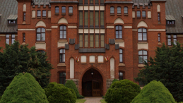 Klasztor sióstr katarzynek w Braniewie. Fot. Encyklopedia.warmia.mazury.pl/Stanisław Kuprjaniuk