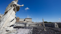 Uroczystości pogrzebowe papieża Franciszka, Plac Św. Piotra w Rzymie. PAP/EPA/Fabio Frustaci