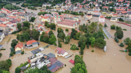 Centrum Kłodzka 15 września 2024 r. po wylaniu Nysy Kłodzkiej. Fot. PAP/Maciej Kulczyński