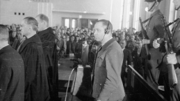  Rudolf Hoess, komendant obozu w Oświęcimiu, przed Najwyższym Trybunałem Narodowym w Warszawie, 11 marca 1947 r. Fot. PAP/CAF/Stanisław Dąbrowiecki