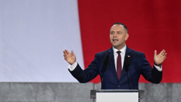 Gdańsk, 01.09.2025. Prezydent RP Karol Nawrocki przemawia podczas uroczystości przed Pomnikiem Obrońców Wybrzeża na Westerplatte w Gdańsku w ramach obchodów 86. rocznicy wybuchu II wojny światowej, Gdańsk, 1 września 2025 r. Fot. PAP/Adam Warżawa