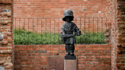 Pomnik małego powstańca w Warszawie. Fot. PAP/Wojciech Pacewicz