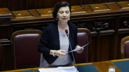 Eugenia Roccella w Izbie Deputowanych w Rzymie, Włochy, 16 lipca 2025 r. EPA/FABIO FRUSTACI Strona: PAP/EPA