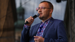 Ambasador Ukrainy w Polsce Wasyl Bodnar przemawia podczas uroczystość z okazji Dnia Niepodległości Ukrainy. Fot. PAP/Paweł Supernak