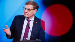Minister spraw zagranicznych Niemiec Johann Wadephul podczas konferencji prasowej w Berlinie, Niemcy, 14 listopada 2025 r. Fot. EPA/CLEMENS BILAN Dostawca: PAP/EPA