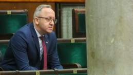 Zastępca prezesa Instytutu Pamięci Narodowej Karol Polejowski na galerii Sejmu. Fot. PAP/Leszek Szymański