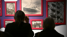 Otwarcie wystawy "Światło Gdyni - fotografie Bolesławy i Edmunda Zdanowskich 1945-1970", 7 lutego 2025 r. w Muzeum Miasta Gdyni. Wystawa to podróż przez powojenną Gdynię, zachowaną w unikatowych kadrach autorstwa małżeństwa Bolesławy i Edmunda Zdanowskich. Ekspozycja została zaprezentowana na stulecie Gdyni. Fot. PAP/Andrzej Jackowski