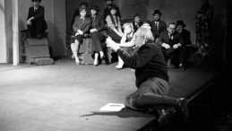 Antygona w reżyserii Andrzeja Wajdy w Starym Teatrze w Krakowie. Fot. PAP/Jerzy Ochoński