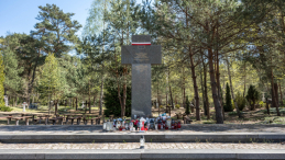 Polski cmentarz w Ostrówkach. Fot. PAP/Vladyslav Musiienko