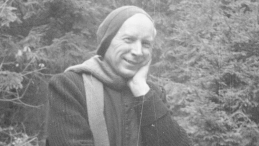 Prymas Polski Stefan Wyszyński podczas internowania w Komańczy, 1956 r. Fot. Porębski Stanisław/NAC