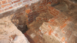 Prace archeologiczne w opolskiej Katedrze Podwyższenia Krzyża Świętego. Fot. wuozopole.pl