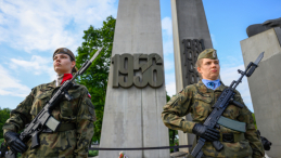 Poznań, 28.06.2022 r. Obchody 66. rocznicy Poznańskiego Czerwca na placu im. Adama Mickiewicza w Poznaniu. Fot. PAP/Jakub Kaczmarczyk
