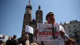 Uczestnicy Marszu Wolności w Krakowie - w rocznicę wyborów 4 czerwca 1989. Fot. PAP/Łukasz Gągulski