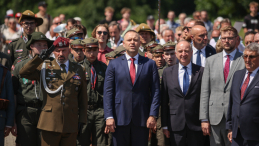 Prezydent Karol Nawrocki podczas uroczystości z okazji Narodowego Dnia Powstań Śląskich w miejscowości Grabówka. Fot. PAP/Jarek Praszkiewicz