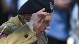 Uczestnik powstania warszawskiego Janusz Walendzik ps. Czarny podczas spotkania z powstańcami warszawskimi i uroczystości wręczenia odznaczeń państwowych, w Muzeum Powstania Warszawskiego. Fot. PAP/Radek Pietruszka