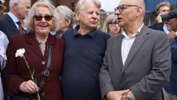 Bogdan Borusewicz, Henryka Krzywonos i Jerzy Borowczak na obchodach rocznicy Porozumień Sierpniowych. Fot. PAP/Adam Warżawa