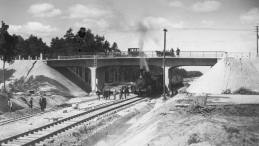 Rok. 1926. Budowa linii kolejowej Kalety - Podzamcze. Fot. NAC