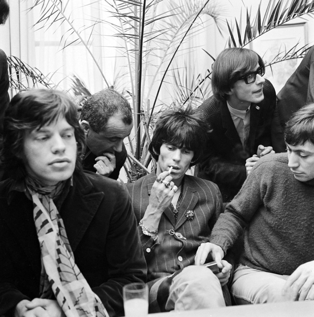 The Rolling Stones podczas trasy koncertowej promującej album "Between the Buttons". Od lewej: Mick Jagger, Bill Wyman, Charlie Watts. Warszawa, 13.04.1967. Fot. PAP/S. Dąbrowiecki