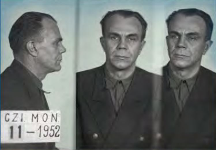 Kmdr Marian Wojcieszek - zdjęcie wykonane w areszcie śledczym w Warszawie. Źródło: Archiwum IPN 