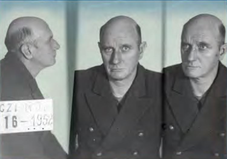 Kmdr ppor. Wacław Krzywiec - zdjęcie wykonane w areszcie śledczym w Warszawie. Źródło: Archiwum IPN 
