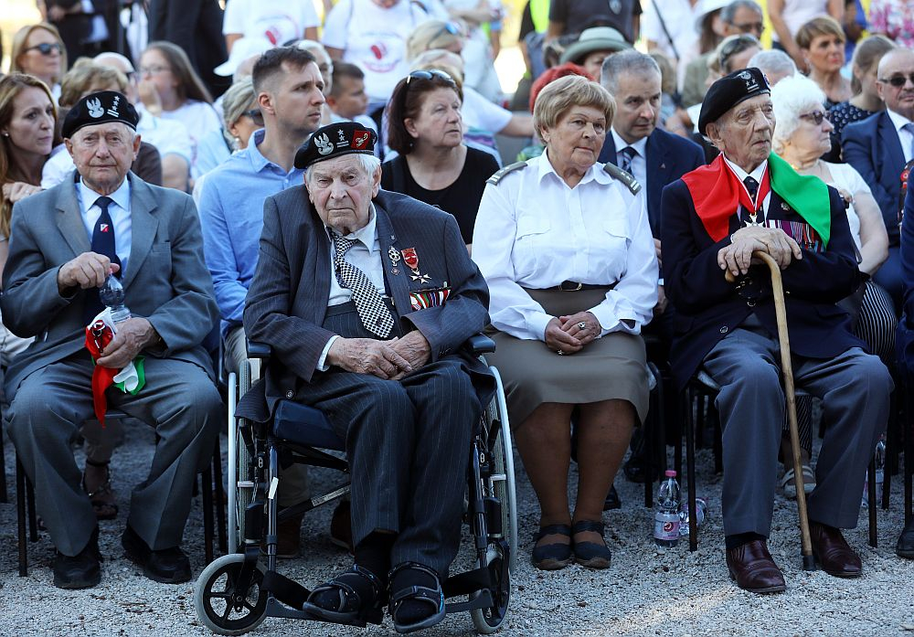 Obchody 75. rocznicy wyzwolenia Ankony: weterani podczas uroczystości na Polskim Cmentarzu Wojennym w Loreto. 17.07.2019. Fot. PAP/R. Guz