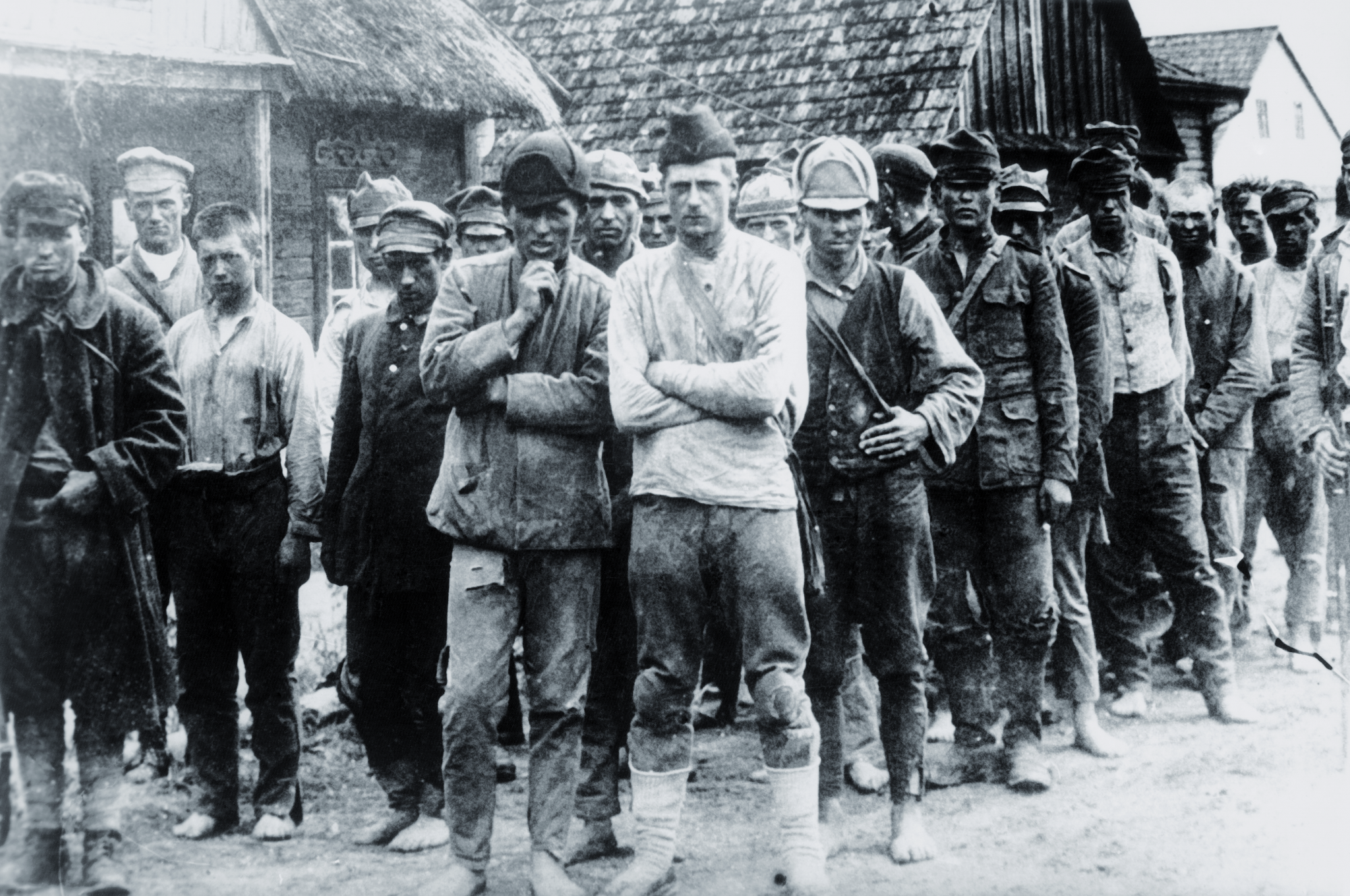 1920. Polscy żołnierze w sowieckiej niewoli. Źródło: Rosyjskie Państwowe Archiwum Kino-foto-dokumentów w Krasnogorsku