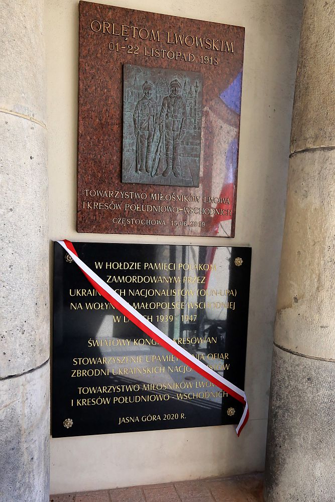Pamiątkowa tablica na Jasnej Górze w hołdzie Polakom zamordowanym przez ukraińskich nacjonalistów na Wołyniu i w Małopolsce Wschodniej w latach 1939–1947. Fot. PAP/W. Deska